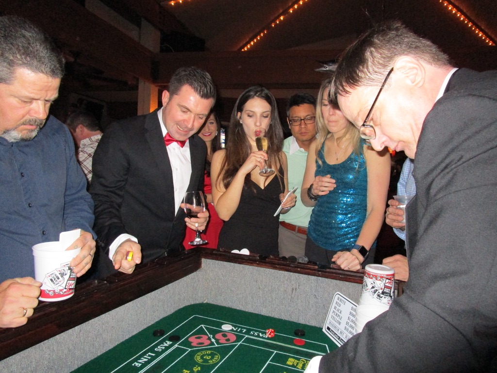 casino-theme-party-games
